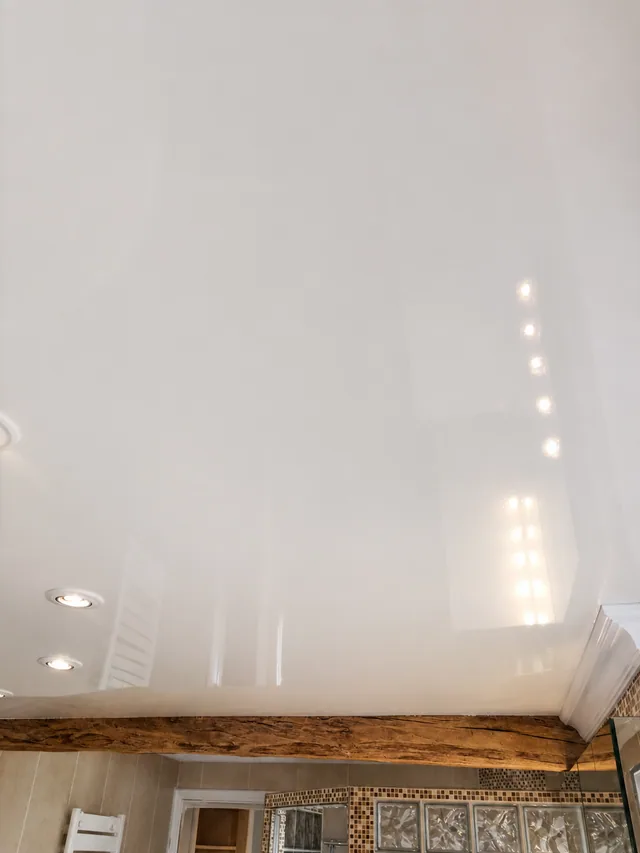 Plafond laqué brillant réalisé à Septeuil